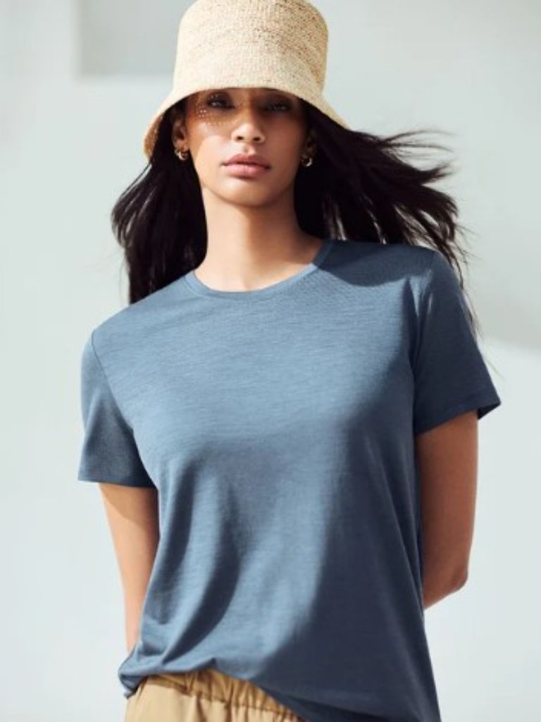 Unbound Merino Women's Crew Neck Tee Size Small - Excellent Condition - Merlot — image 4 of 4